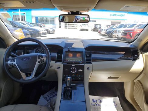 Used 2018 Ford Taurus Limited FWD image 29
