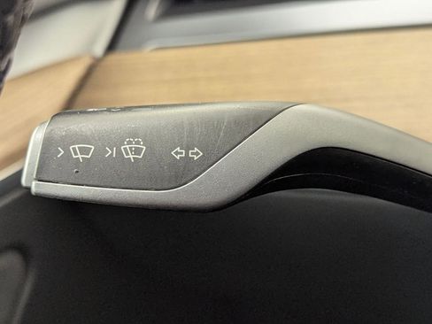 Used 2023 Tesla Model 3 Standard Range image 28