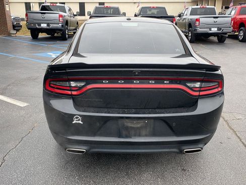 Used 2019 Dodge Charger SXT image 5