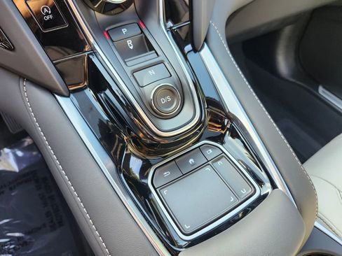 Used 2025 Acura RDX SH-AWD image 24