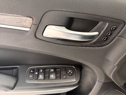 Used 2023 Chrysler 300 Touring L w/ Popular Equipment Group image 17