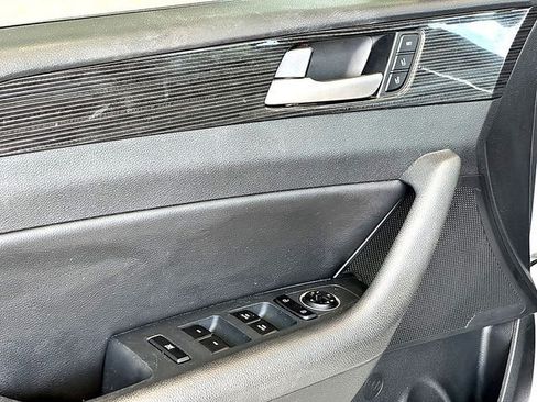 Used 2018 Hyundai Sonata Limited FWD image 11