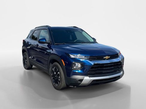 Used 2023 Chevrolet TrailBlazer LT FWD image 2