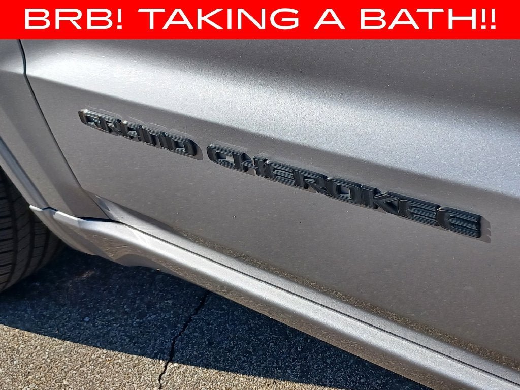 Used 2020 Jeep Grand Cherokee Altitude AWD/4WD image 32