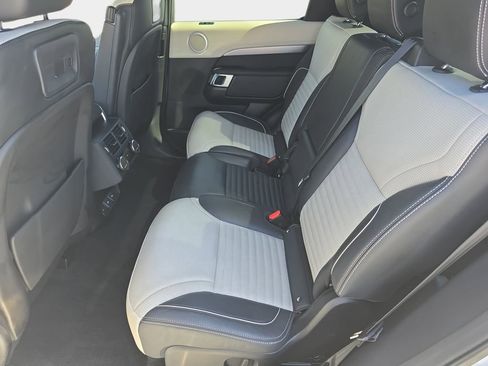 Used 2023 Land Rover Discovery HSE R-Dynamic image 16