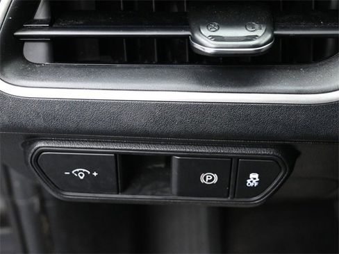 Used 2025 Kia K4 LXS image 12