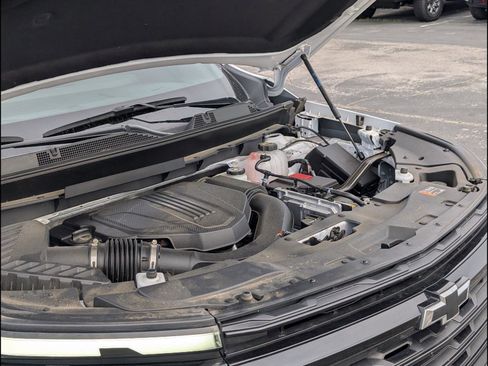 Used 2025 Chevrolet Traverse LT w/ Midnight/Sport Edition FWD image 24