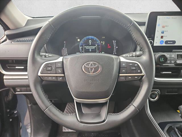 Used 2025 Toyota Grand Highlander AWD image 14