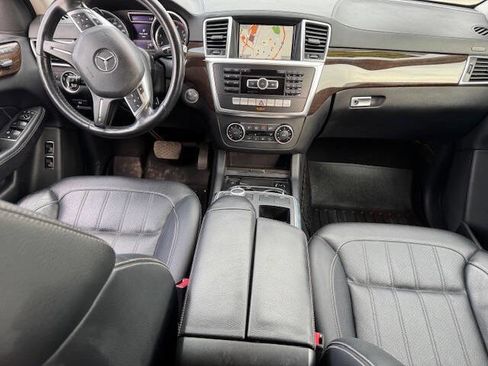 Used 2015 Mercedes-Benz GL 450 4MATIC image 31