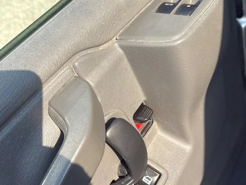 Used 2018 Chevrolet Express 3500 Extended w/ Driver Convenience Package RWD image 24
