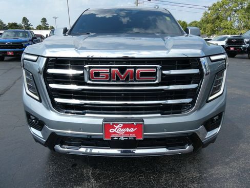 Used 2025 GMC Yukon Elevation w/ Technology Package AWD/4WD image 10