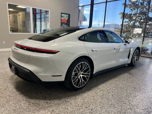 Used 2021 Porsche Taycan 4S image 9