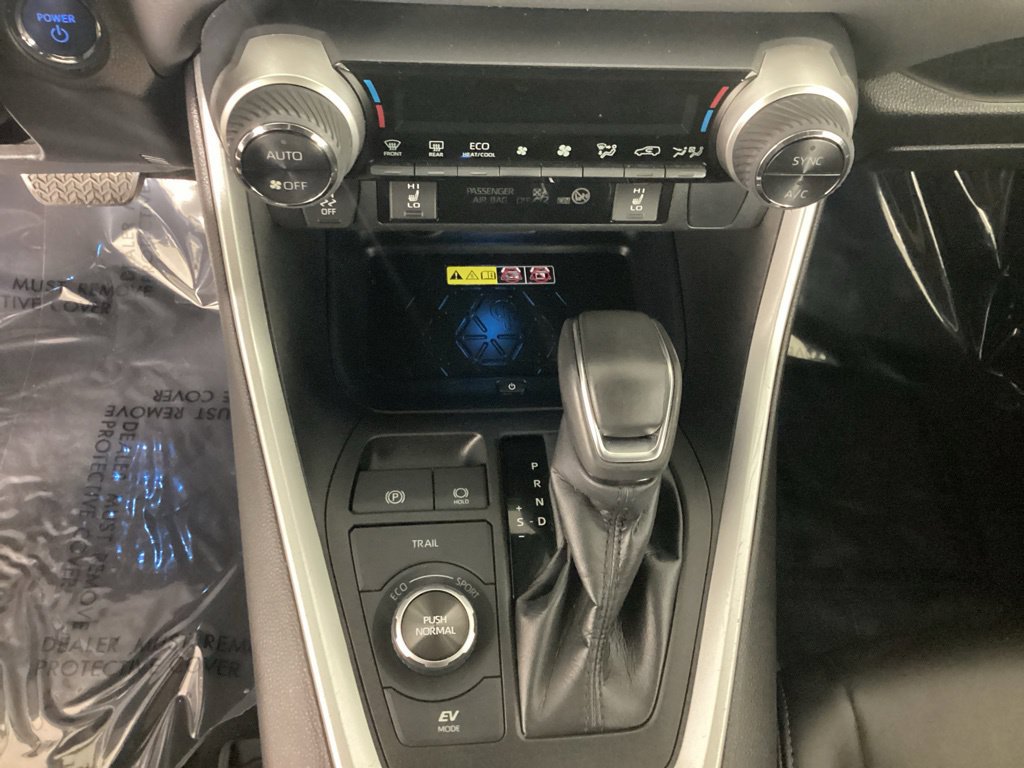 Used 2022 Toyota RAV4 XSE AWD/4WD image 19