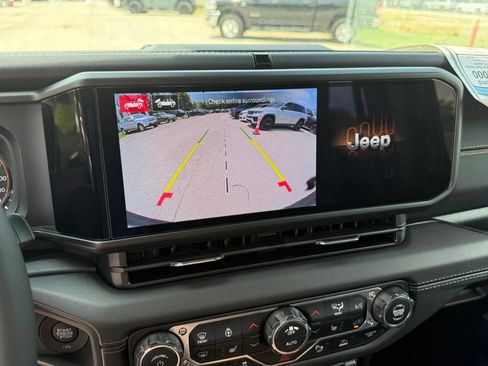 New 2026 Jeep Wrangler Unlimited Sahara AWD/4WD image 19