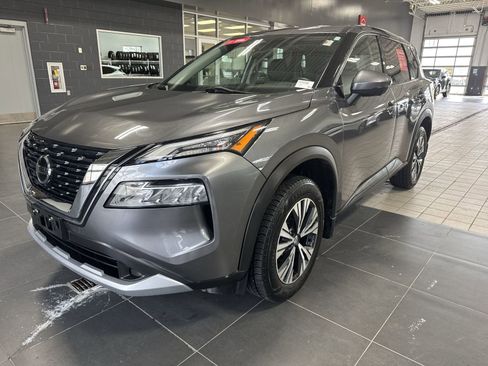 Certified 2021 Nissan Rogue SV image 9