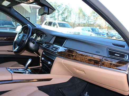 Used 2013 BMW 740Li image 17