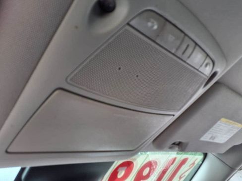 Used 2021 Nissan Rogue Sport S image 33