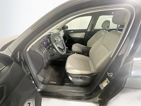 Used 2021 Volkswagen Tiguan SEL FWD image 13