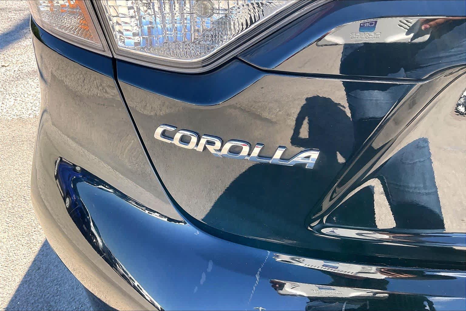 Used 2025 Toyota Corolla LE FWD image 10