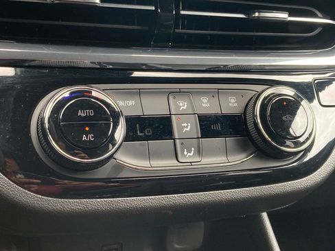 Used 2025 Buick Envista Sport Touring image 24