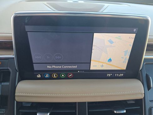 Used 2021 Chevrolet Suburban Premier w/ Premium Package image 24