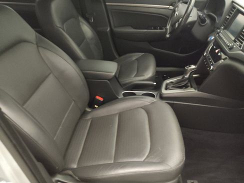 Used 2017 Hyundai Elantra Limited FWD image 21