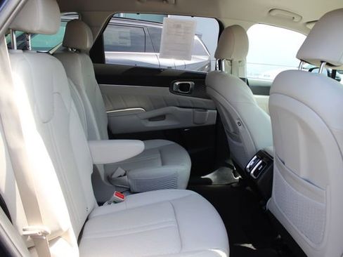 Used 2023 Kia Sorento SX Prestige image 34