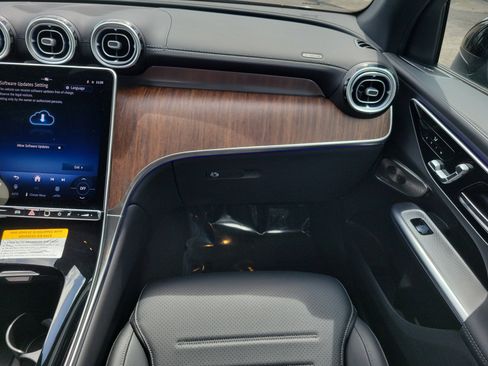 Certified 2026 Mercedes-Benz GLC 300 4MATIC image 19