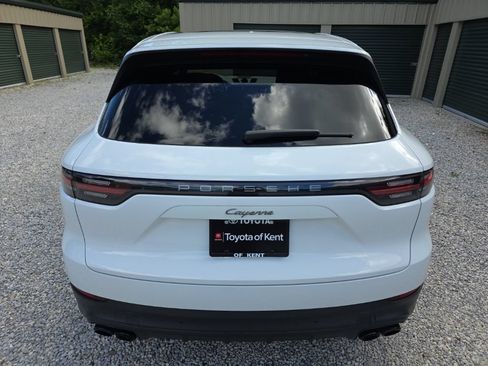 Used 2023 Porsche Cayenne Platinum Edition AWD/4WD image 4