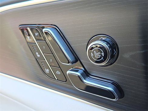 New 2026 Cadillac Lyriq Premium Luxury image 18