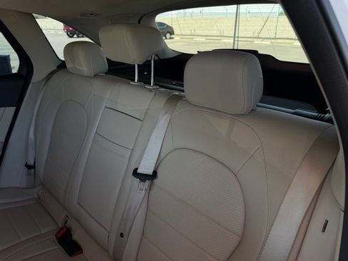 Used 2022 Mercedes-Benz GLC 300 image 10