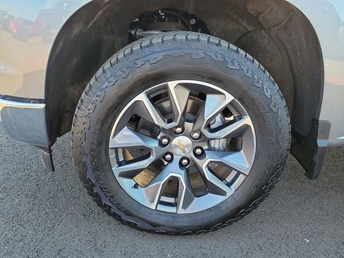 Used 2025 Chevrolet Silverado 1500 LT image 5