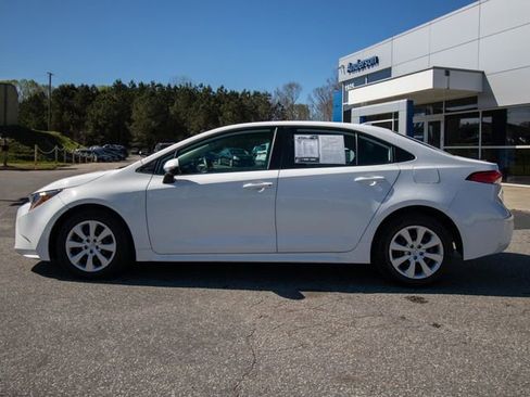 Used 2024 Toyota Corolla LE image 5