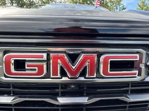 New 2026 GMC Acadia AT4 w/ LPO, Floor Liner Package image 31