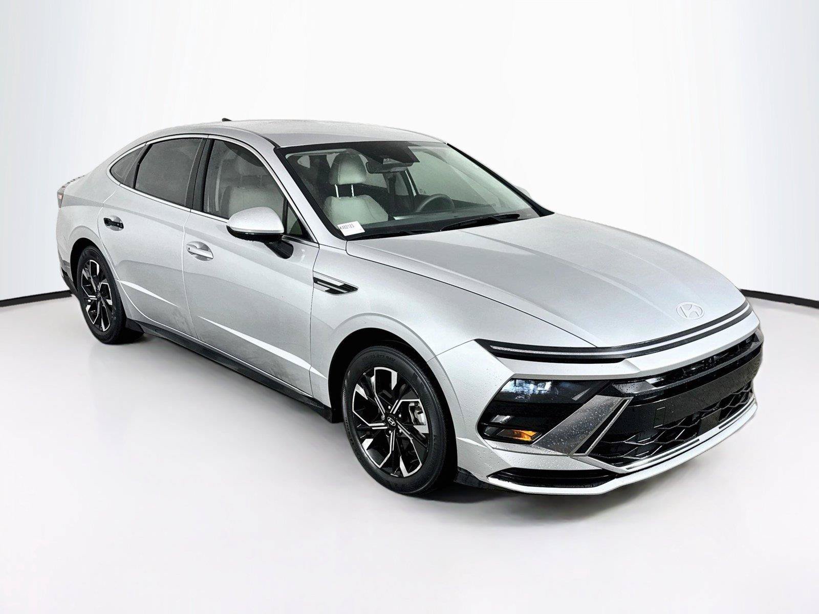 Used 2025 Hyundai Sonata SEL FWD image 8