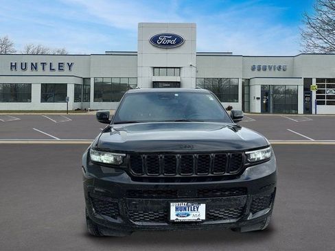 Used 2023 Jeep Grand Cherokee L Laredo image 3