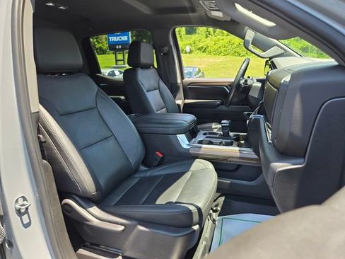 Used 2024 Chevrolet Silverado 1500 LT Trail Boss w/ LT Trail Boss Premium Package AWD/4WD image 20
