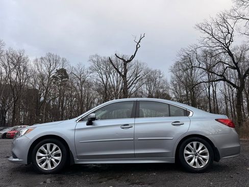 Used 2017 Subaru Legacy 2.5i Premium w/ Moonroof Package image 2