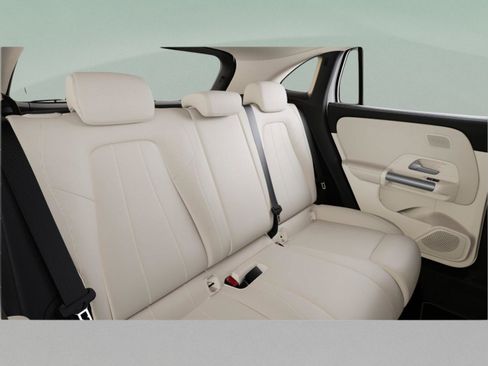 Used 2026 Mercedes-Benz GLA 250 image 41