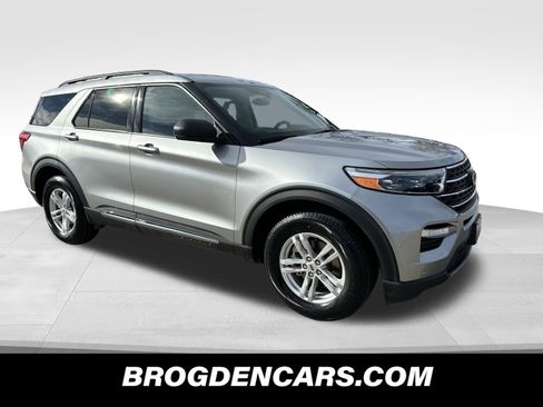 Used 2023 Ford Explorer XLT w/ Equipment Group 202A image 1