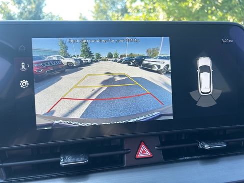 Used 2023 Kia Sportage EX image 16