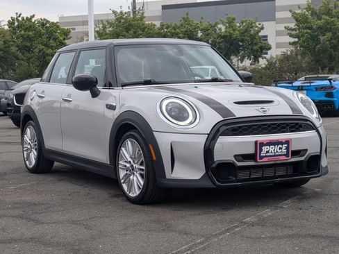 Used 2022 MINI Cooper S image 3