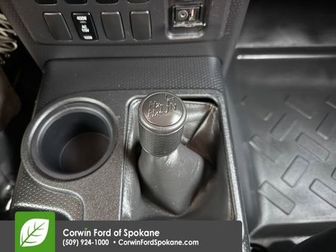 Used 2012 Toyota FJ Cruiser Base image 32