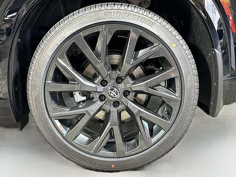 New 2025 Toyota Crown Signia image 19