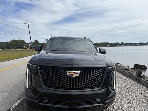 New 2025 Cadillac Escalade ESV Sport Platinum image 7