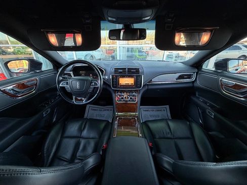 Used 2017 Lincoln Continental Select image 23