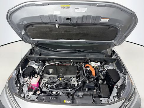 Used 2021 Toyota RAV4 XLE w/ Convenience Package image 28