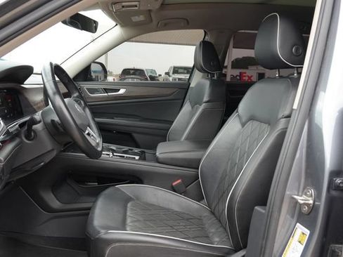 Used 2024 Volkswagen Atlas SEL Premium R-Line AWD/4WD image 11