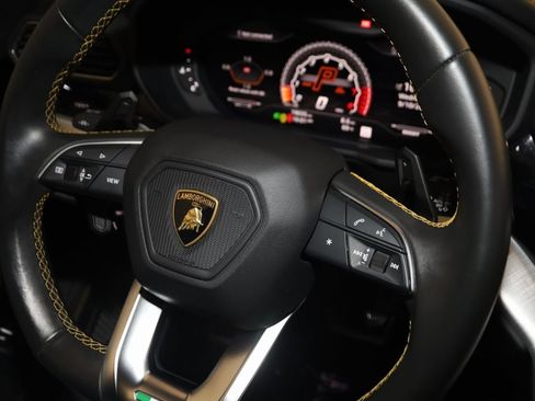 Used 2021 Lamborghini Urus image 75