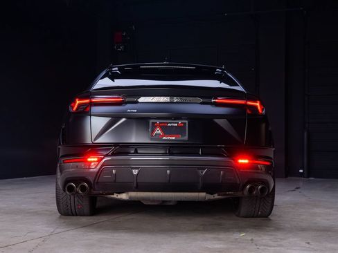 Used 2024 Lamborghini Urus Performante AWD/4WD image 16
